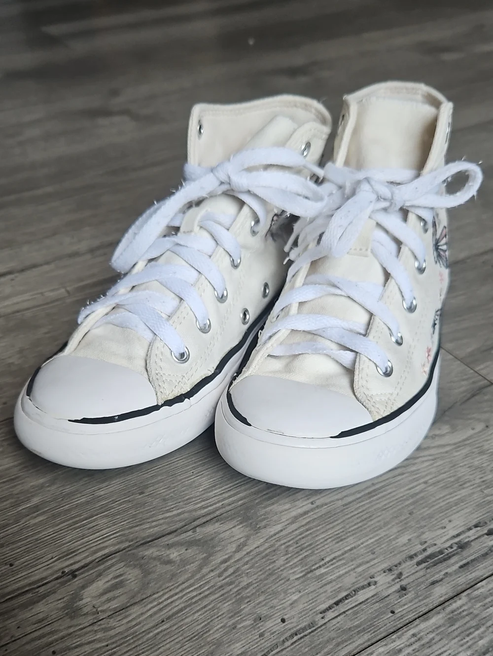 Kid's Chuck Taylor All Star High Top Sneaker Big Kid - Butterfly, Off White Sz 3 - Picture 2 of 10